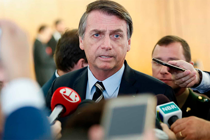 Bolsonaro ataca PSL e avalia trocar de partido