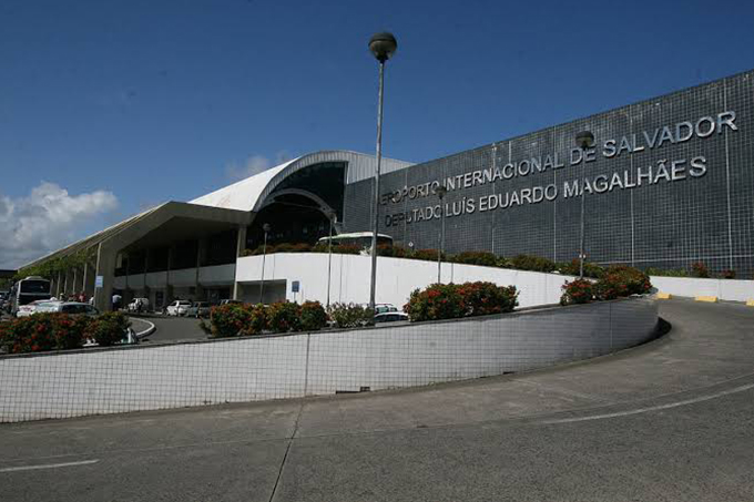 Aeroporto de Salvador abre mais de 70 vagas para bombeiros e agentes de comunicação