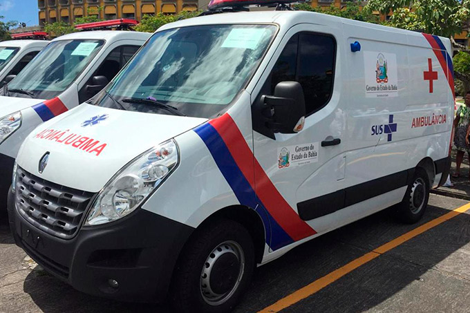 Dias d’Ávila é beneficiada com mais uma nova ambulância