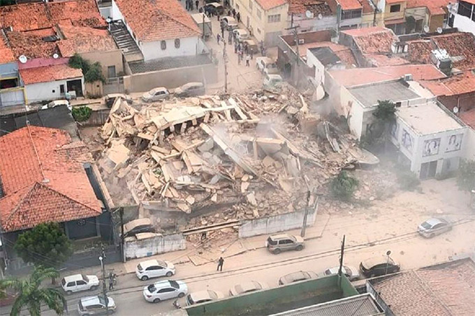 Sobe para 4 número de mortes no desabamento de prédio em Fortaleza