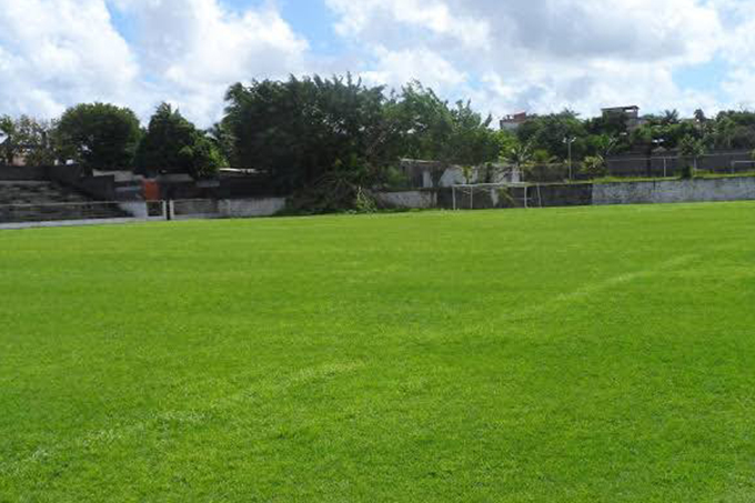 Secretário garante entrega de estádio com novo gramado e campo sintético