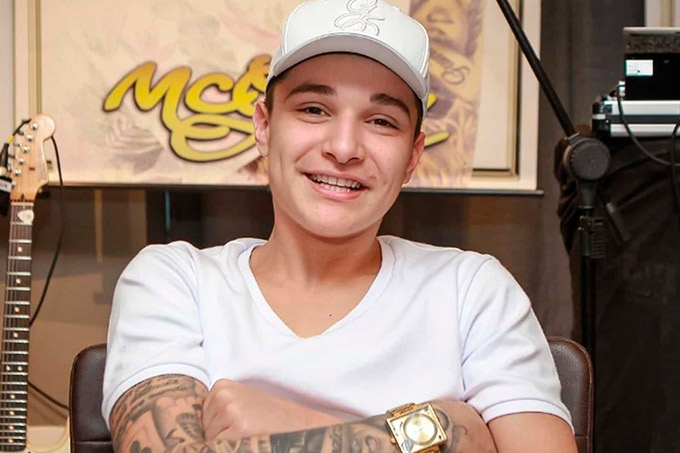 MC Gui debocha de criança americana e é detonado na web