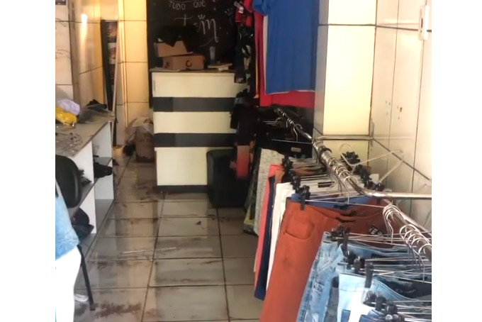 No dia do comerciário, Loja de roupas é arrombada em Dias d’Ávila