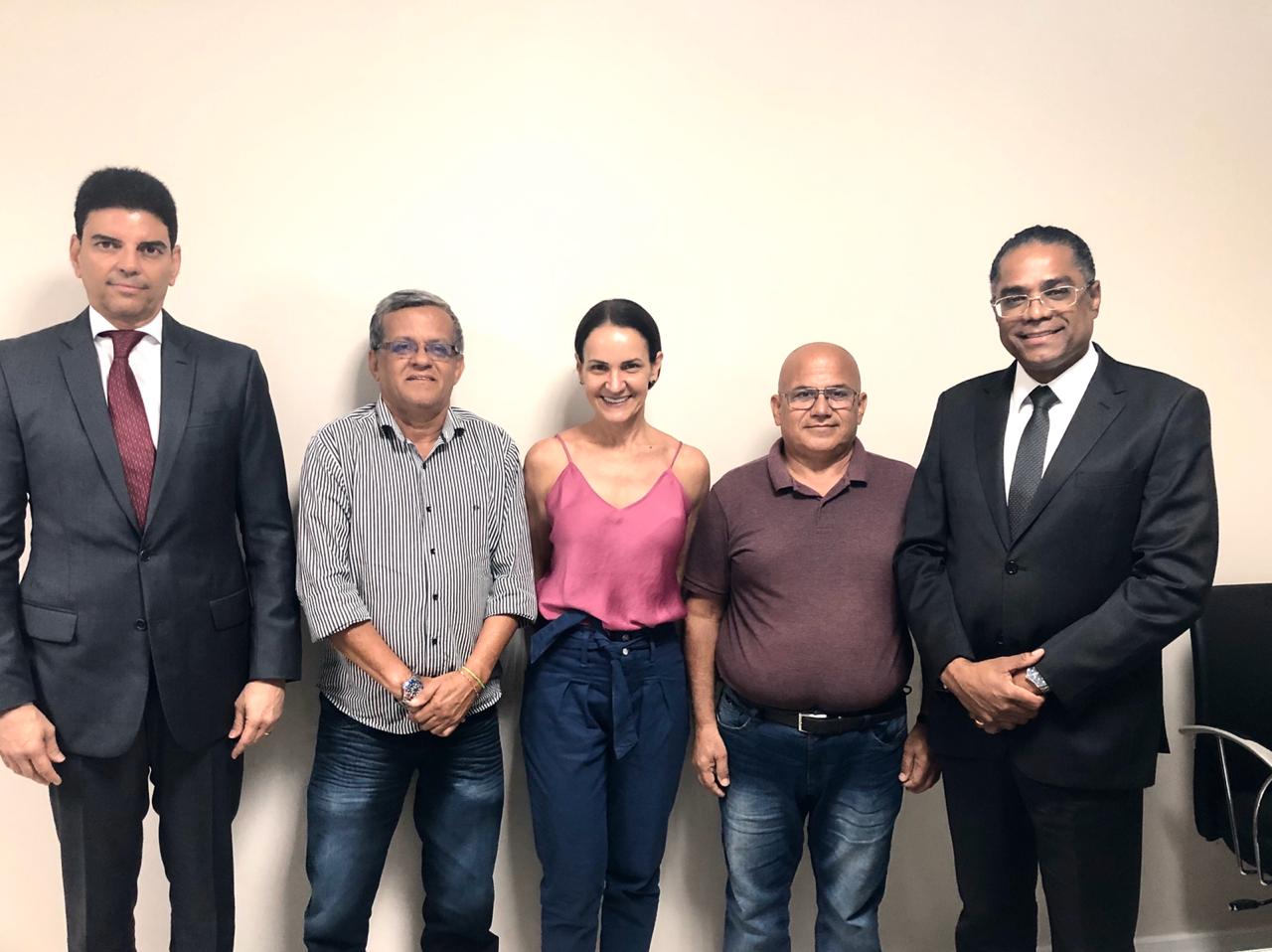 Republicanos de Dias d'Ávila fecha apoio com Andreia Cajado 