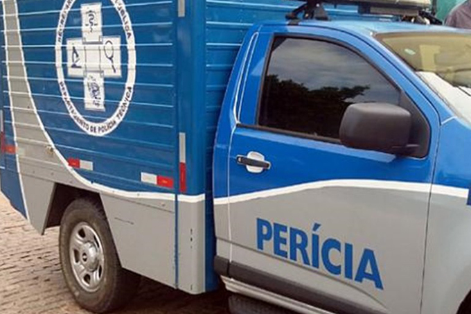 Corpo é encontrado em estado de gigantismo às margens de rio 