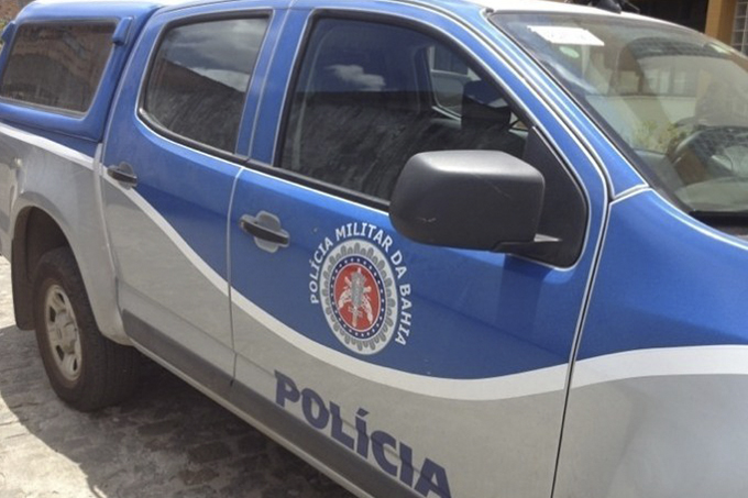 Mulher de 31 anos é baleada durante assalto em Dias d'Ávila
