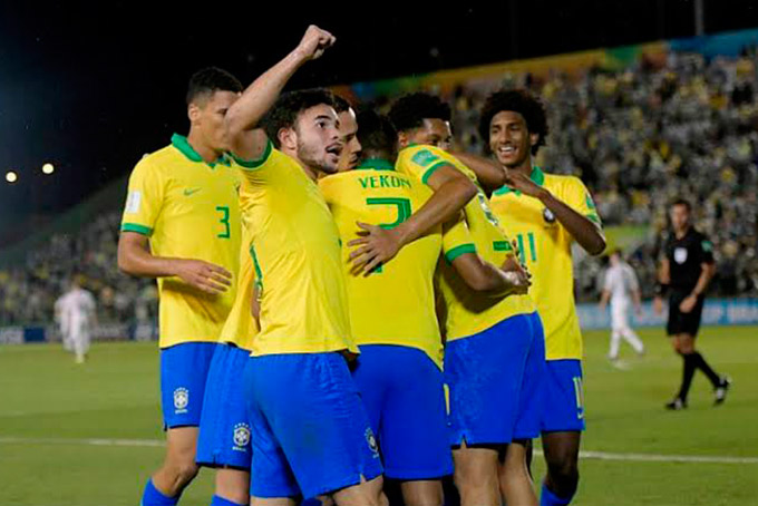 Brasil vence de novo e avança antecipadamente no Mundial sub-17