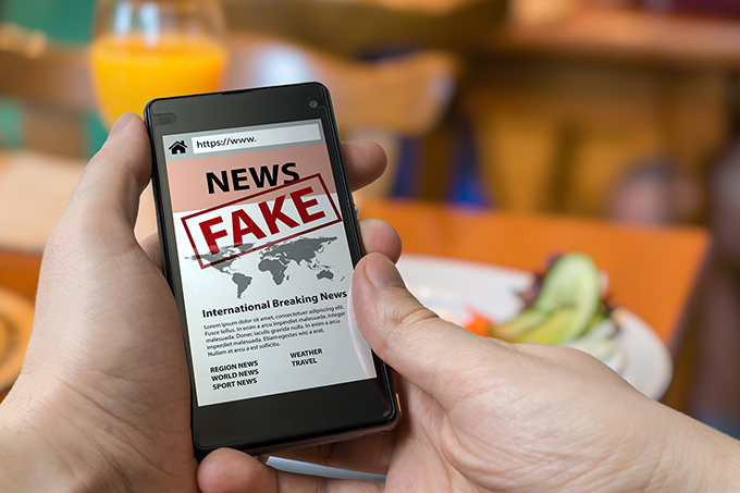 Lei é promulgada e prevê penas mais duras para fake news em eleições