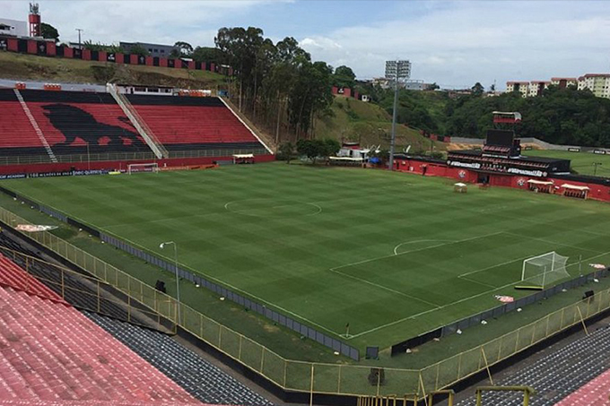 Contra o CRB, Vitória busca triunfo de número 450 no Barradão