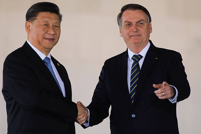 Bolsonaro pede desculpas por críticas feitas à China