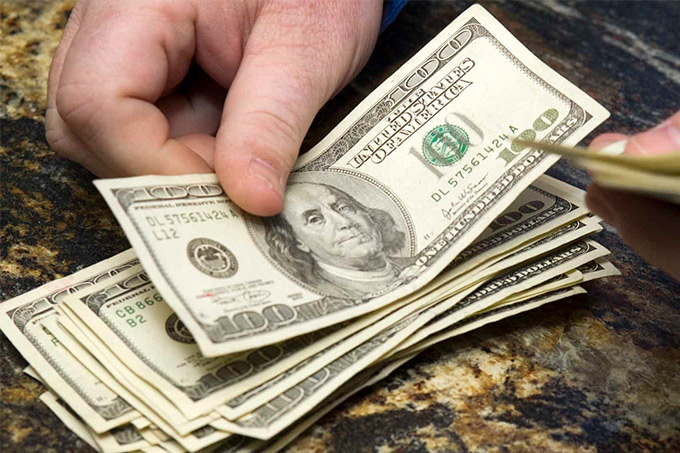 Dólar sobe a R$ 4,20, o maior valor de fechamento da história