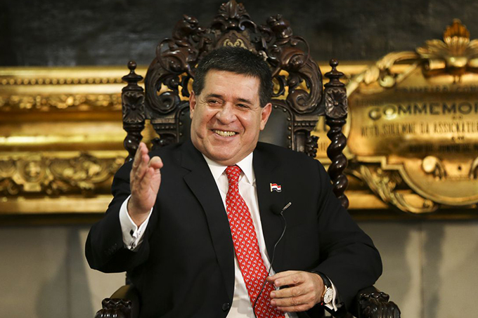 Horacio Cartes teria enviado US$ 500 mil a doleiro foragido