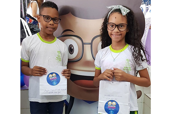 Projeto Olhar do Futuro entrega mais 351 óculos de grau