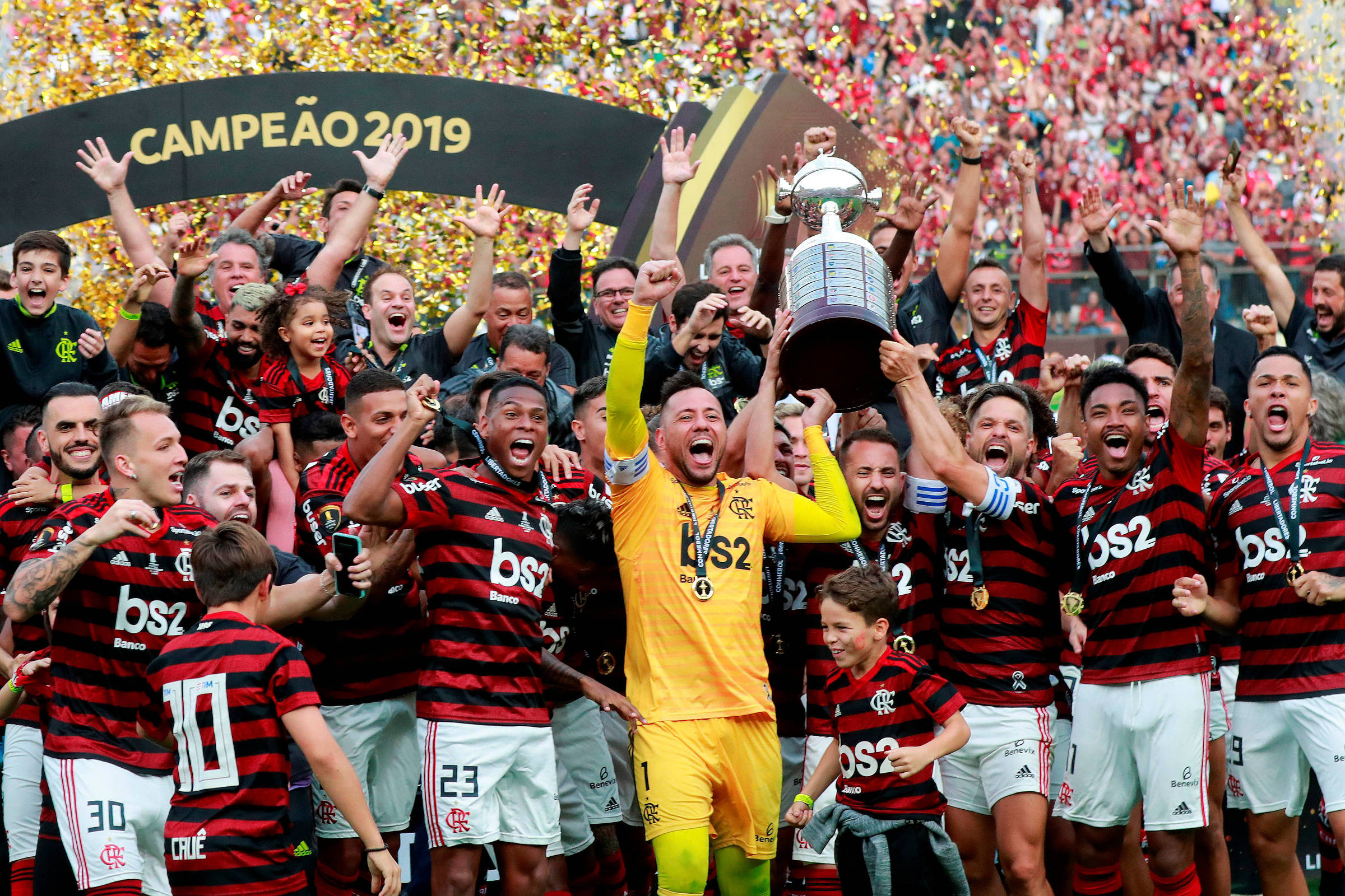 Flamengo vence River Plate e conquista bicampeonato da Libertadores