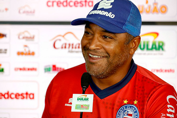 Roger Machado sobre vaga na Libertadores: 'Podemos sonhar'