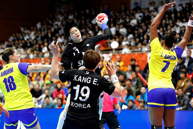 Brasil perde e se complica no Mundial de Handebol Feminino
