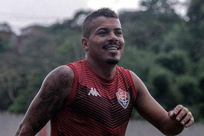 Vitória se reúne com Thiago Carleto e negocia renovação para 2020