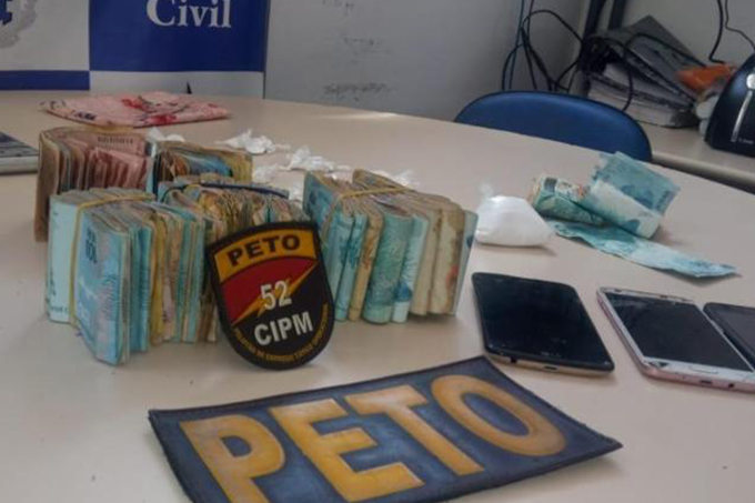 Suspeita de tráfico é presa com R$ 33 mil na RMS