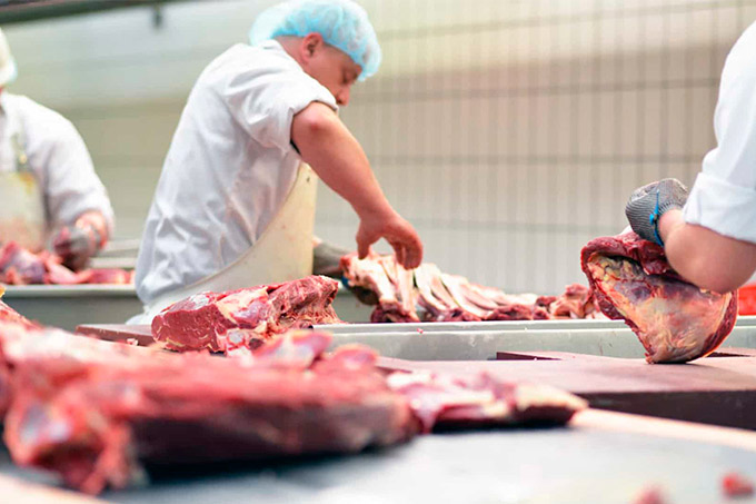 Alta do preço das carnes puxa inflação em novembro no país, diz IBGE