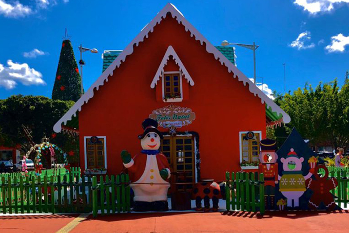 Decoração Natalina chama atenção de visitantes em Dias d'Ávila