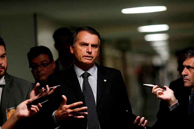 Bolsonaro chama Greta de 'pirralha' e diz ser contra desmatamento