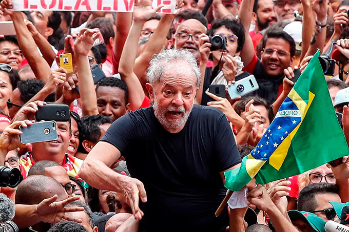 Lula promete voltar às ruas para reencontrar o povo em janeiro