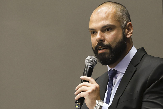Bruno Covas é internado em UTI após sangramento no fígado
