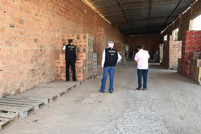 Três pessoas são presas em operação contra sonegação de impostos