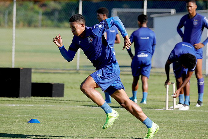 Seis jogadores da base do Bahia são promovidos ao time aspirante