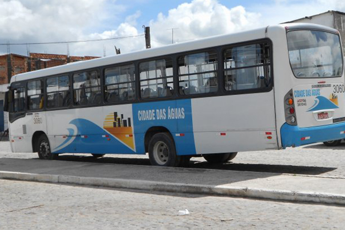 Ônibus extras irão atender a população que irá participar do Santíssimo Réveillon 2020