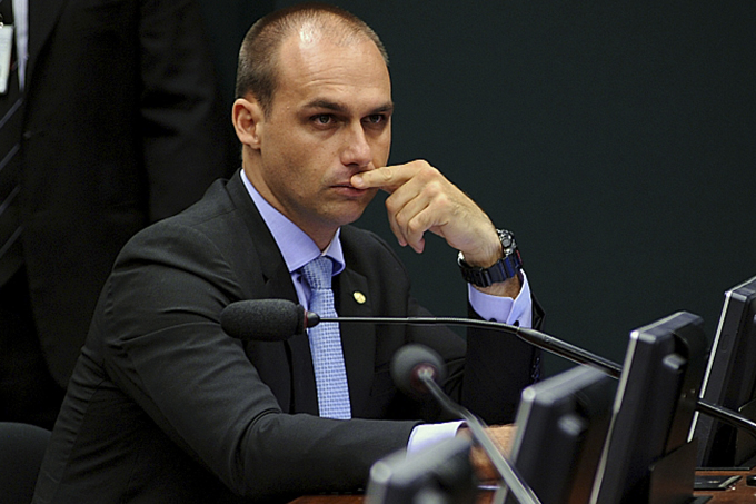 Eduardo Bolsonaro retorna à liderança do PSL na Câmara