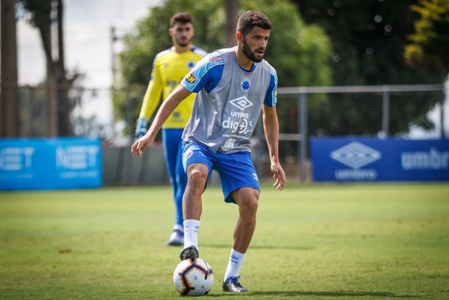  Bahia anuncia volante Jadson, do Cruzeiro 