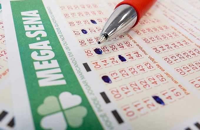 Mega-Sena acumula e deve pagar R$ 300 milhões no dia 31