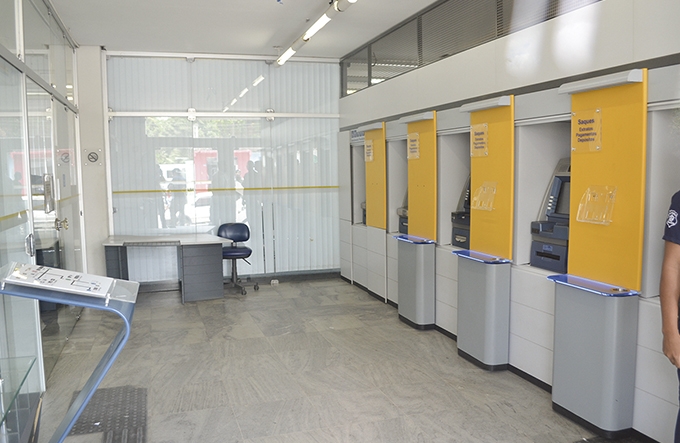 Bancos funcionam hoje e fecham nos dias 31 e 1º 