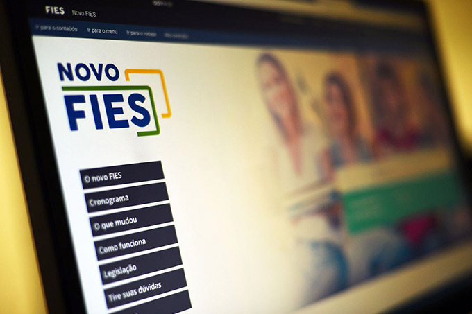 Governo altera regras para modalidade de Fies; entenda
