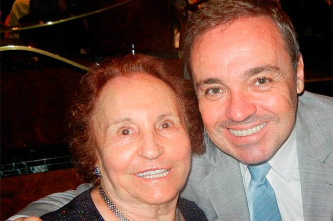 Em testamento, Gugu deixa pensão vitalícia de R$ 100 mil para a mãe