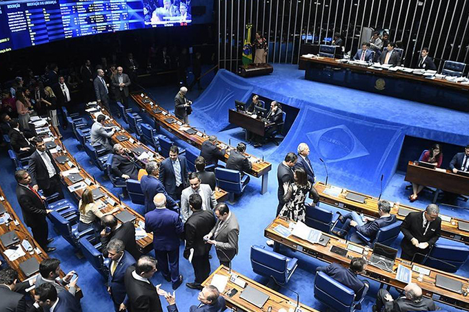 Senadores disputam relatoria do Orçamento 2021