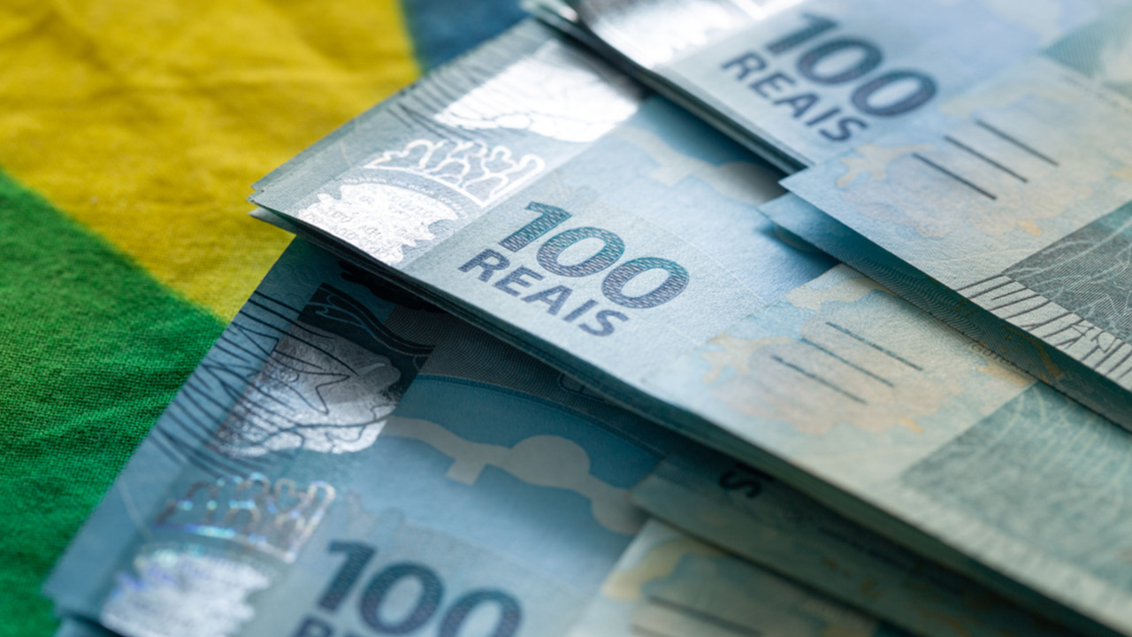 Governo reajusta salário mínimo para R$ 1.039 em 2020 