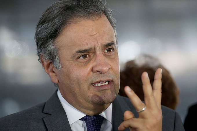 Aécio Neves é submetido a cirurgia, mas passa bem