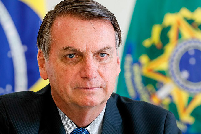 Decisão sobre nova política de reajuste do mínimo é de Guedes, diz Bolsonaro