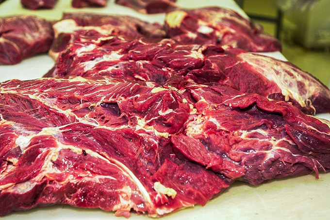 Preço da carne cai para o consumidor, diz Ministério da Agricultura