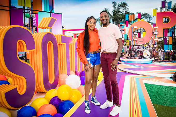 'Só Toca Top Verão' com Ludmilla e Mumuzinho estreia com clima de luau