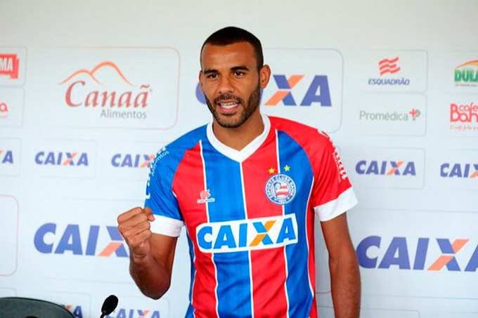 Bahia anuncia renovação com zagueiro Ernando