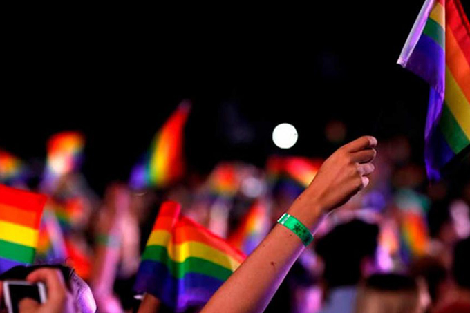 Conselho reduz de 21 para 18 anos idade mínima para mudança de sexo