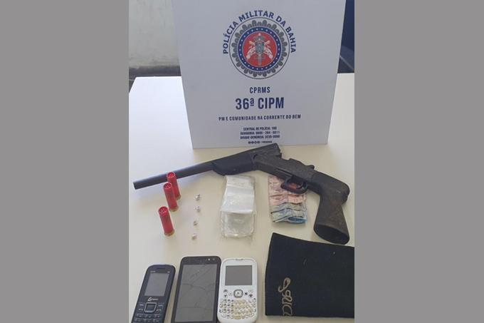 Homem é preso com droga e arma em Dias d’Ávila
