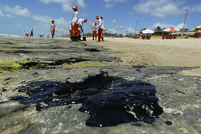 Nordeste, RJ e ES ainda têm 433 localidades com fragmentos de óleo