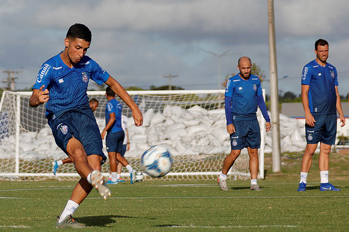 Com Zeca, Clayson e Daniel, Roger dá forma ao time titular do Bahia
