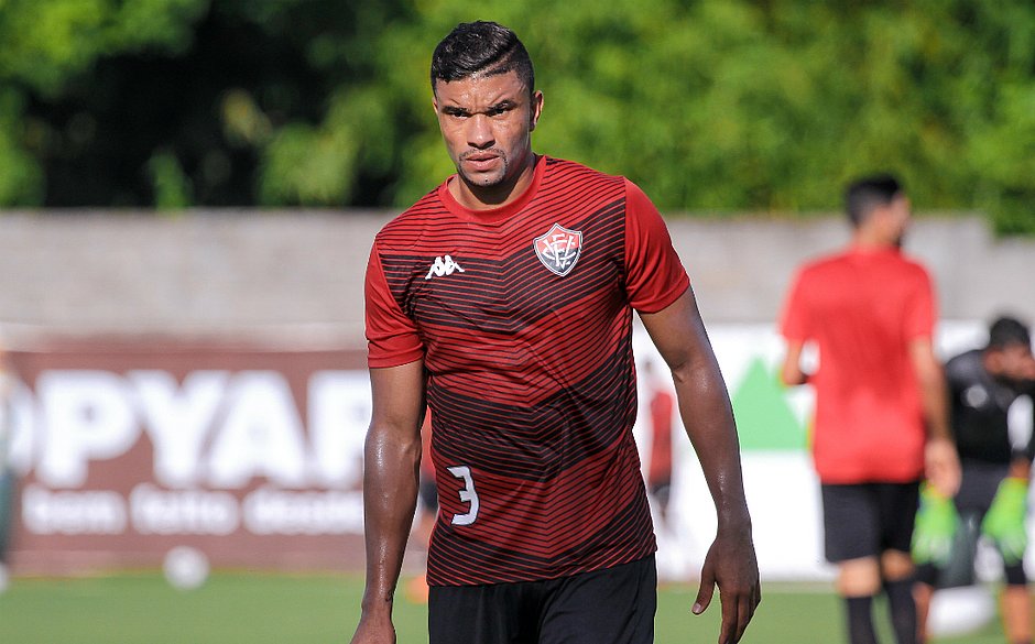 Mais velho do Vitória, Maurício Ramos terá que liderar garotada