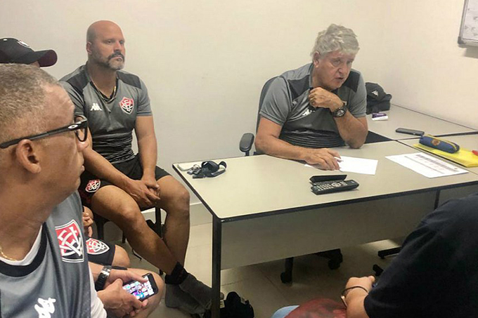 Após cirurgia, Geninho reassume o Vitória na Toca do Leão