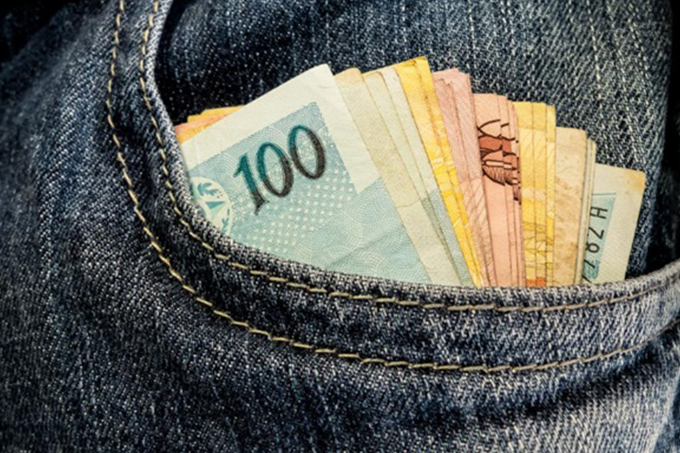 Bilionários do mundo têm mais riqueza do que 4,6 bilhões de pessoas